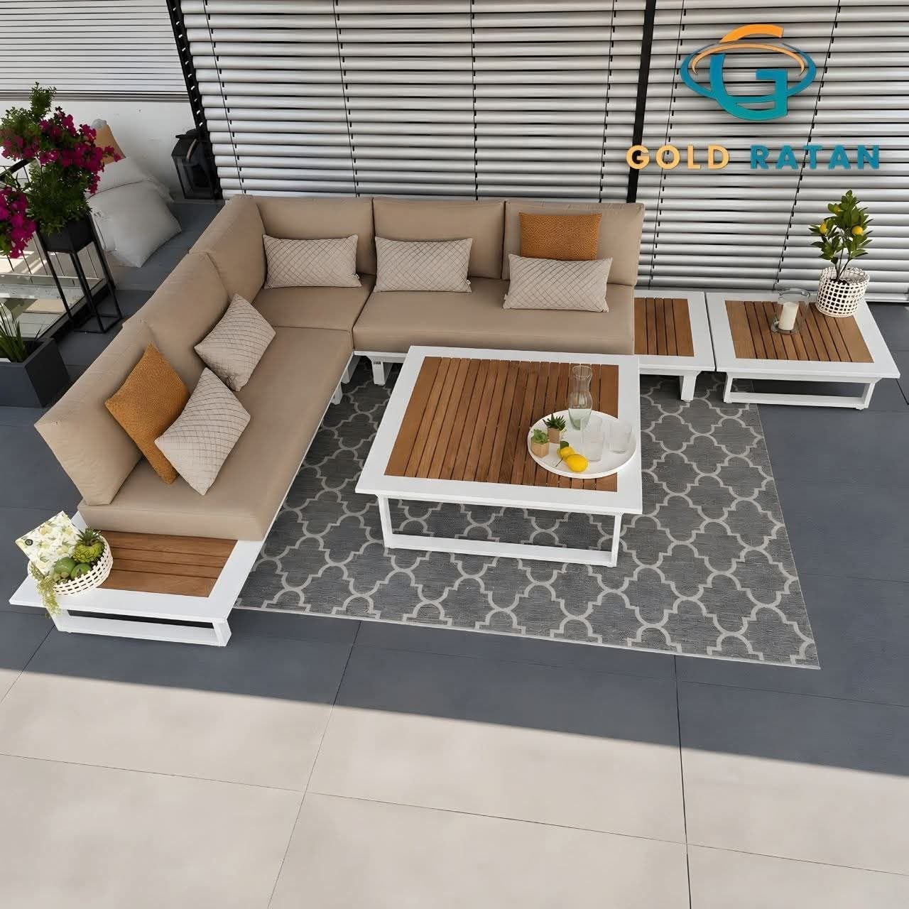 ركنة L أوت دور مع 4 ترابيزات